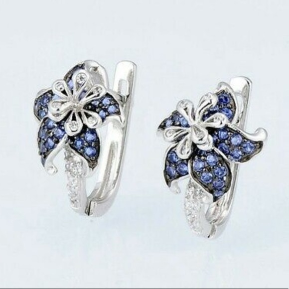 Jewelry - NEW 925 sterling silver cute earrings